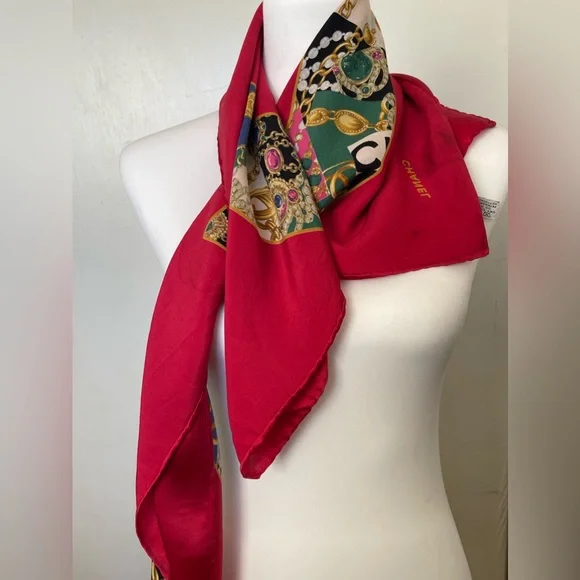 CHANEL Signature CC Jewelry Classic Graphic Design Scarf - Picture 11 of 12